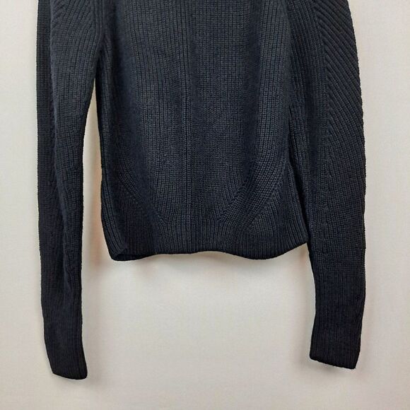 Gap Ladies mock neck sweater NWOT - Picture 3 of 10